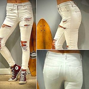 Distressed white skinny jeans from Wild Fable.
